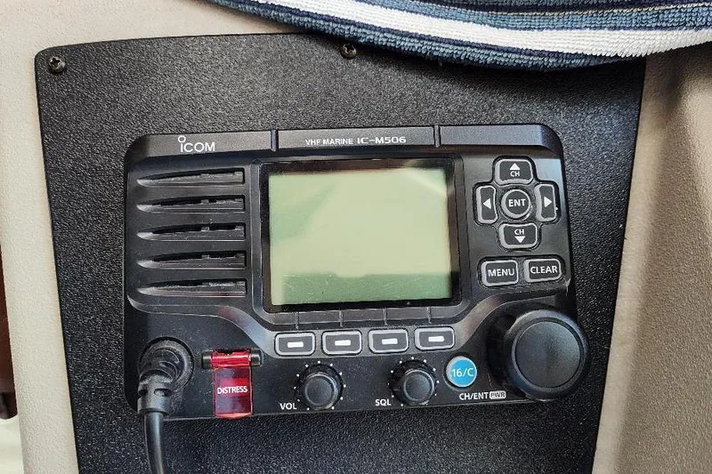 Slide: The Image of ICOM VHF Marine IC-M506 radio on 1998 Bayliner 4788 Pilot House Motoryacht. - 52