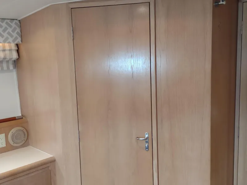 Slide: The Image of Hatteras 50 Sport Deck Motor Yacht 1996 - 70