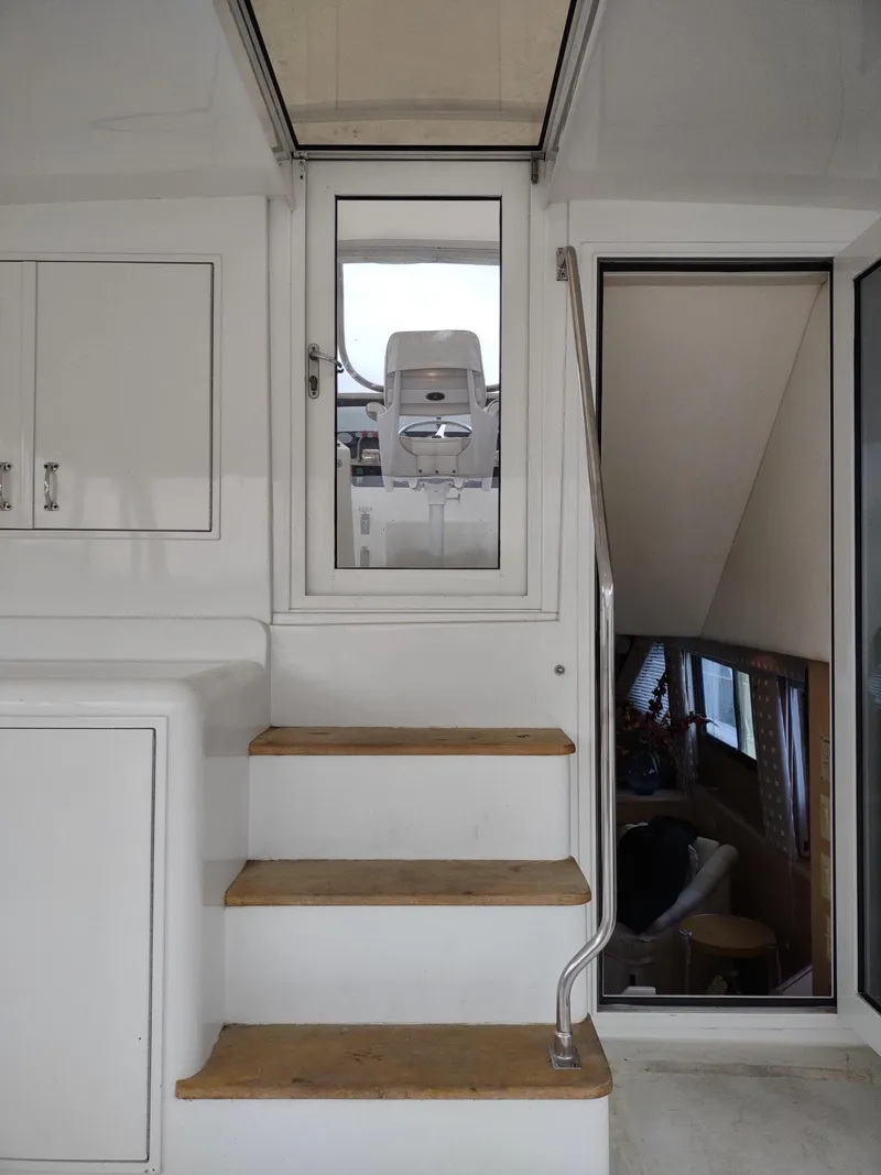 Slide: The Image of Hatteras 50 Sport Deck Motor Yacht 1996 - 86