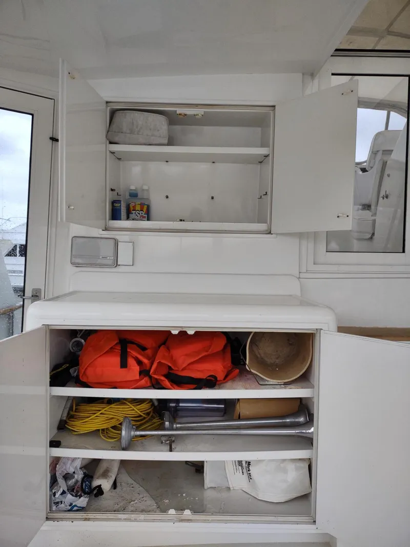 Slide: The Image of Hatteras 50 Sport Deck Motor Yacht 1996 - 87