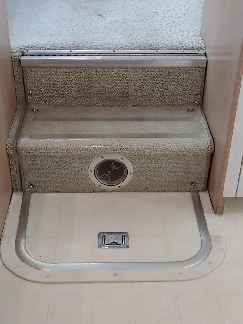 Slide: The Image of Hatteras 50 Sport Deck Motor Yacht 1996 - 95