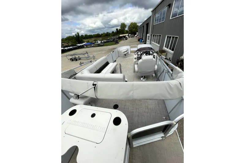 Slide: The Image of 2019 G3 SunCatcher V22 pontoon boat with spacious seating and modern design. - 4