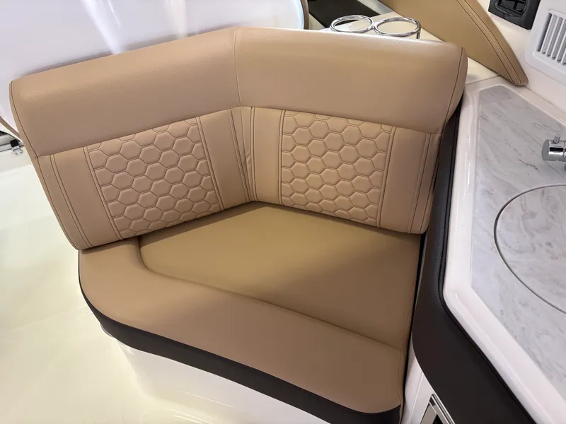 Slide: The Image of Sea Ray Sundancer 320 Outboard 2026 - 11