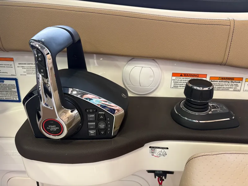 Slide: The Image of Sea Ray Sundancer 320 Outboard 2026 - 13