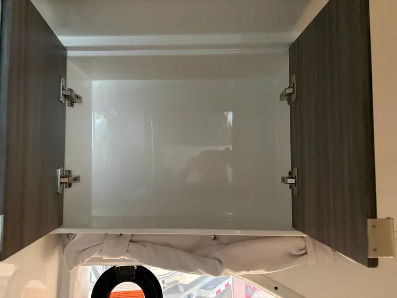 Slide: The Image of Sea Ray Sundancer 320 Outboard 2026 - 30