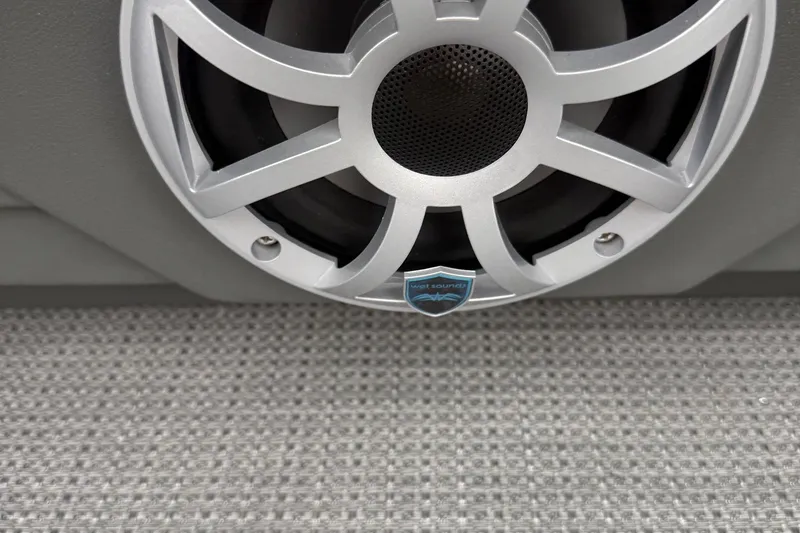 Slide: The Image of Silver speaker on Sylvan L-3 RLZ DH 2026 boat, featuring textured flooring. - 24