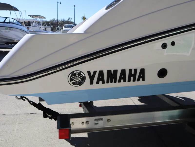 Slide: The Image of Yamaha 190 FSH Sport 2025 - 12