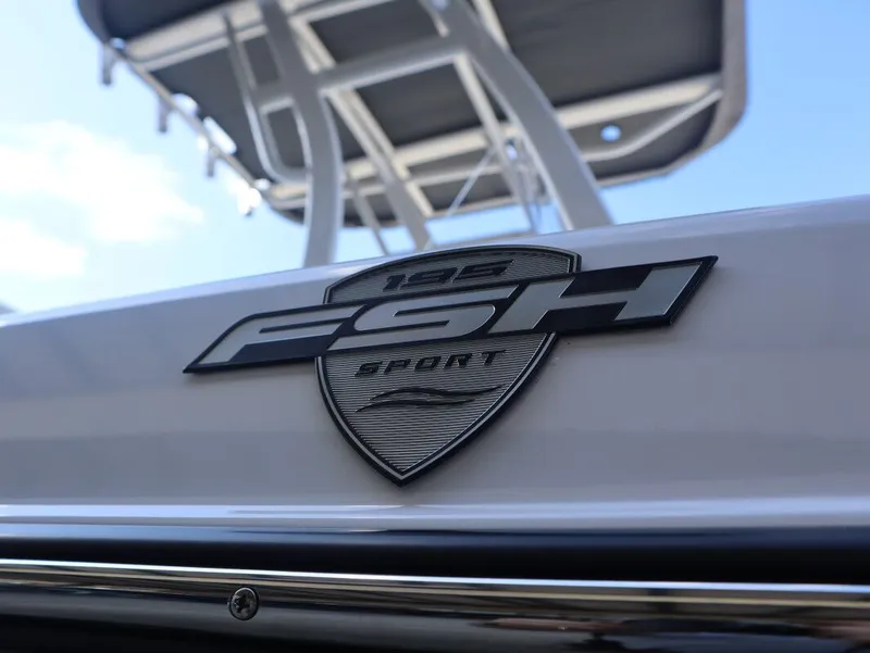 Slide: The Image of Yamaha 195 FSH Sport 2025 - 12