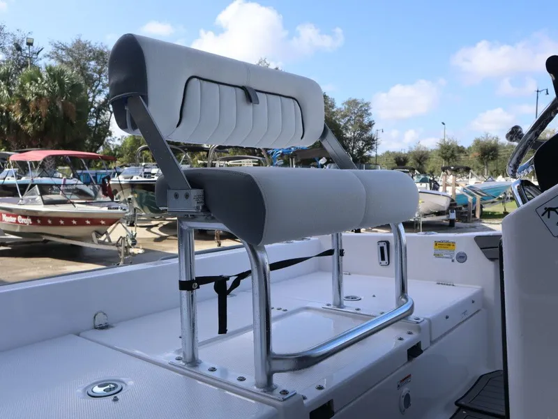 Slide: The Image of Yamaha 195 FSH Sport 2025 - 13