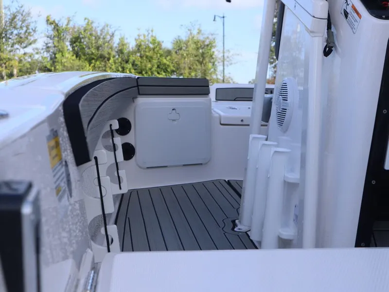 Slide: The Image of Yamaha 195 FSH Sport 2025 - 17