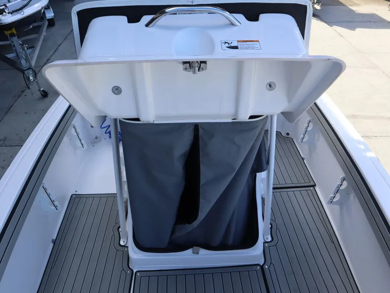 Slide: The Image of Yamaha 195 FSH Sport 2025 - 21