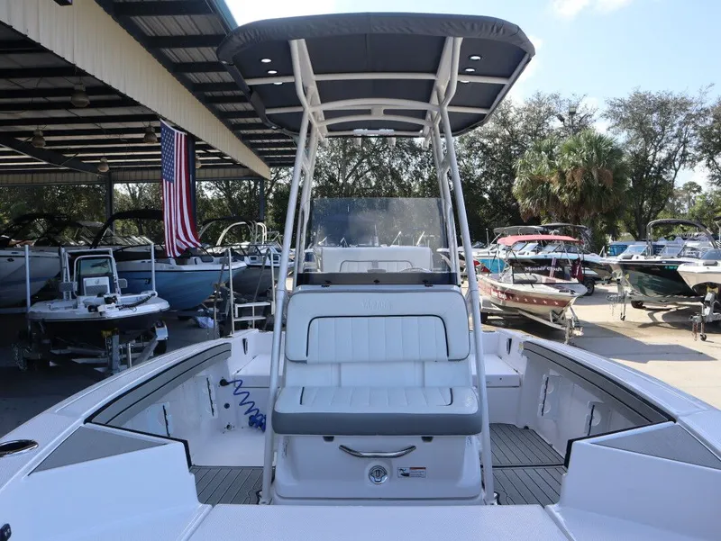 Slide: The Image of Yamaha 195 FSH Sport 2025 - 8