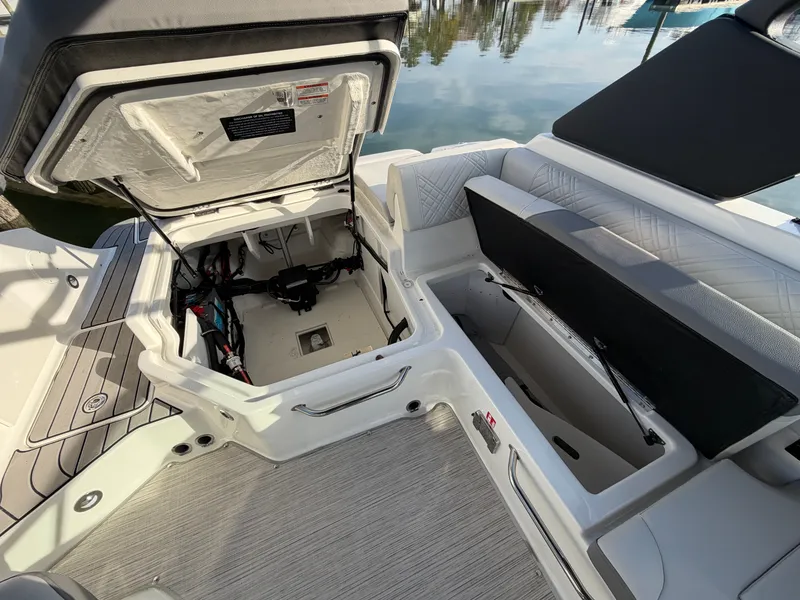 Slide: The Image of Sea Ray SDX 230 Outboard 2026 - 13