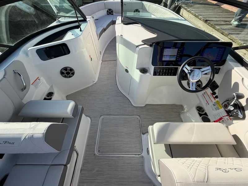 Slide: The Image of Sea Ray SDX 230 Outboard 2026 - 14