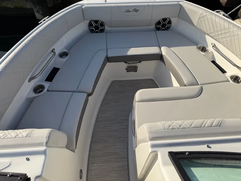 Slide: The Image of Sea Ray SDX 230 Outboard 2026 - 22