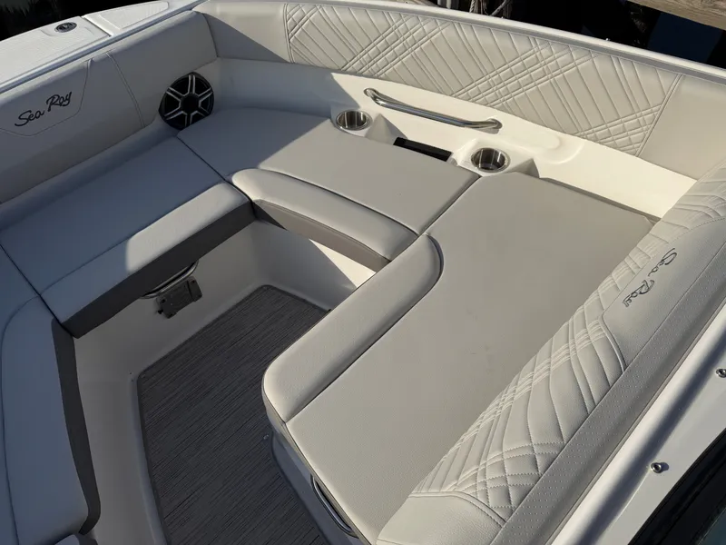 Slide: The Image of Sea Ray SDX 230 Outboard 2026 - 23