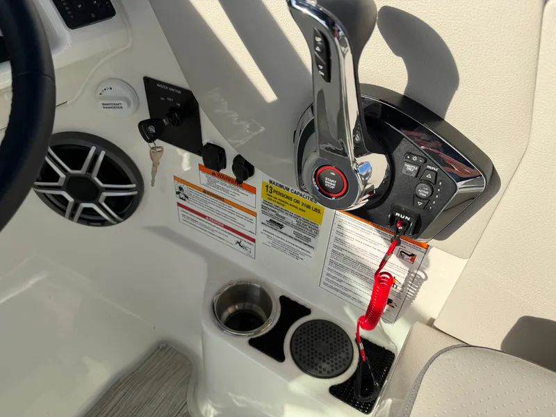 Slide: The Image of Sea Ray SDX 230 Outboard 2026 - 26