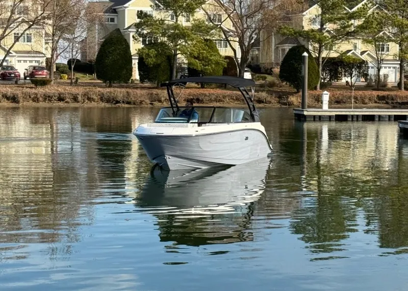 Slide: The Image of Sea Ray SDX 230 Outboard 2026 - 8