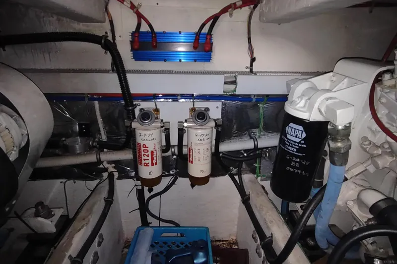 Slide: The Image of Engine room of 2001 Maxum 4600 SCB with fuel filters and wiring. - 50