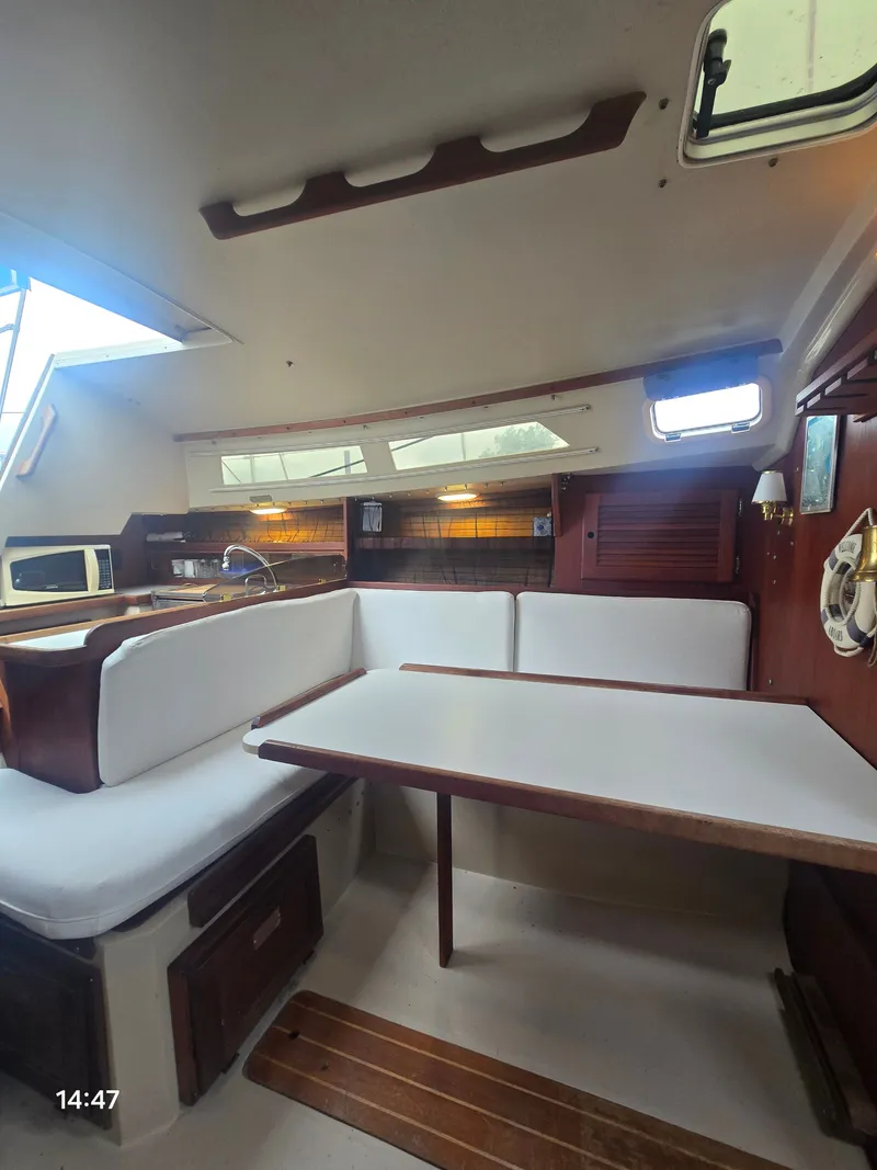 Slide: The Image of Catalina Catalina 30 MKII Tall Mast 1988 - 13