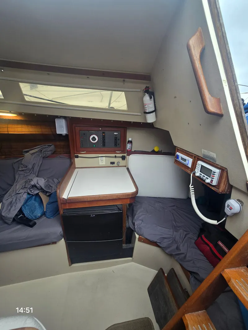 Slide: The Image of Catalina Catalina 30 MKII Tall Mast 1988 - 14