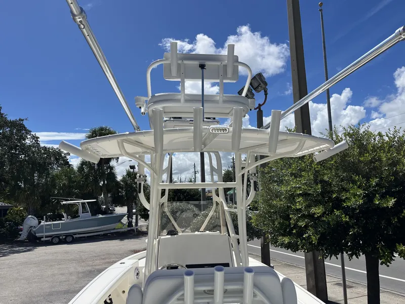 Slide: The Image of Maverick 2400 Open 2026 - 10