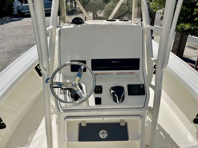 Slide: The Image of Maverick 2400 Open 2026 - 12