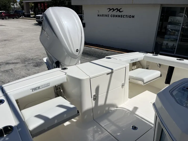 Slide: The Image of Maverick 2400 Open 2026 - 27