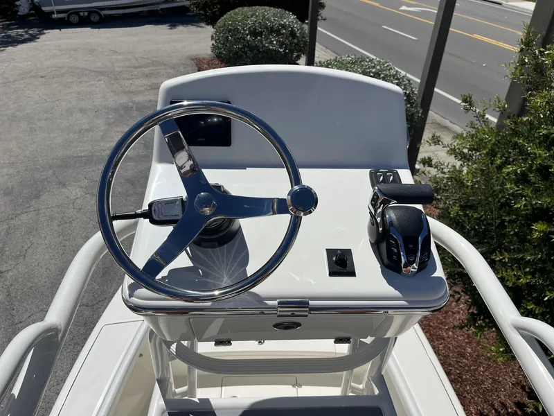 Slide: The Image of Maverick 2400 Open 2026 - 29