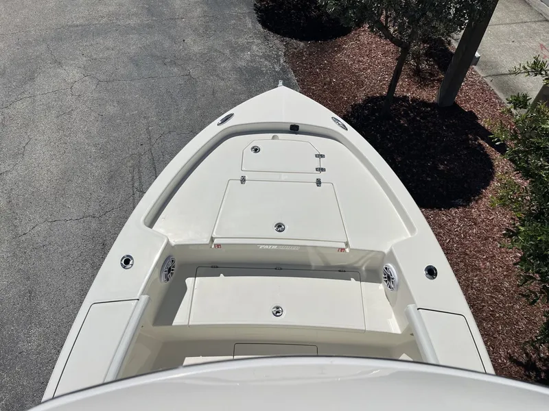 Slide: The Image of Maverick 2400 Open 2026 - 30