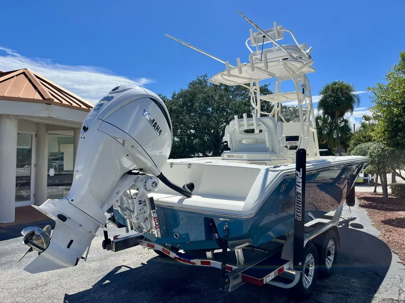 Slide: The Image of Maverick 2400 Open 2026 - 5