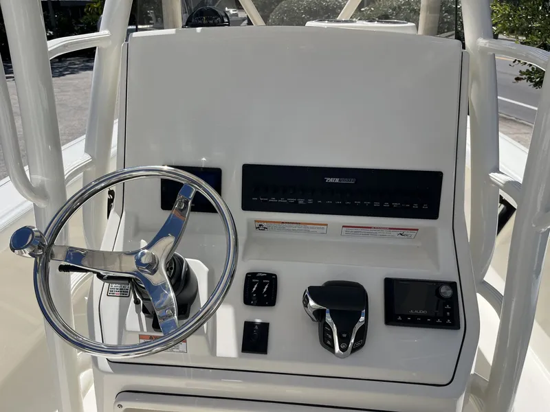 Slide: The Image of Maverick 2400 Open 2026 - 13