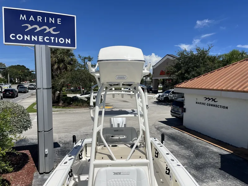 Slide: The Image of Maverick 2400 Open 2026 - 19