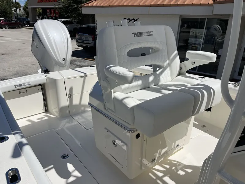 Slide: The Image of Maverick 2400 Open 2026 - 22