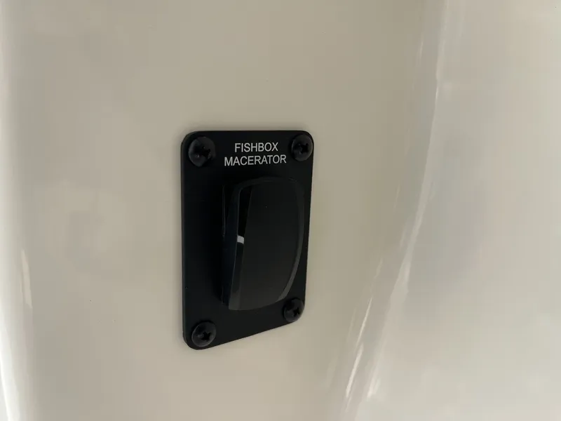 Slide: The Image of Maverick 2400 Open 2026 - 32