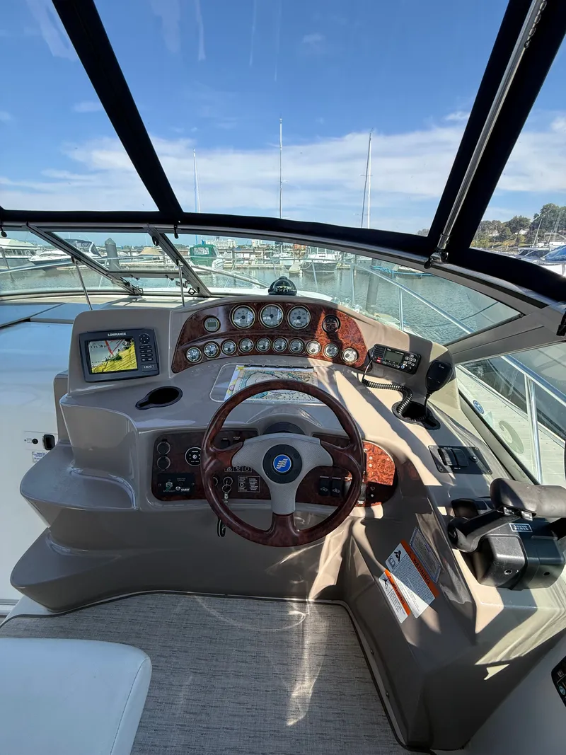 Slide: The Image of Four Winns 328 Vista 2004 - 10