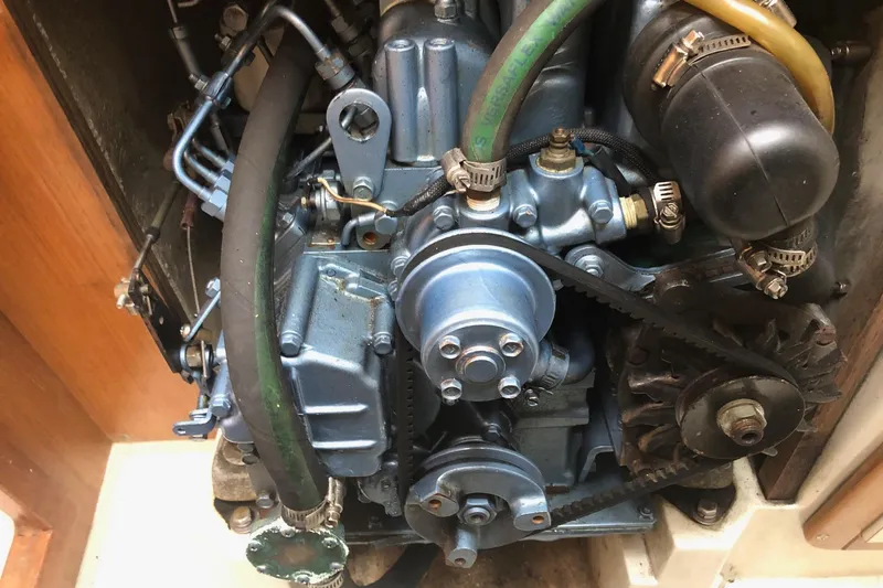 Slide: The Image of 1995 Catalina 270 control panel with radio and electrical switches. - 8