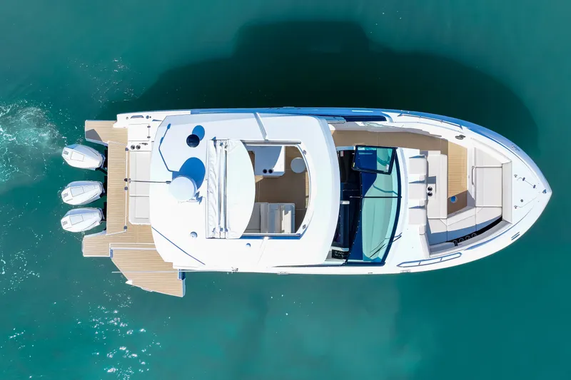 Slide: The Image of Cruisers 38 GLS OB 2026 - 4