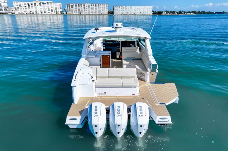 Slide: The Image of Cruisers 38 GLS OB 2026 - 7