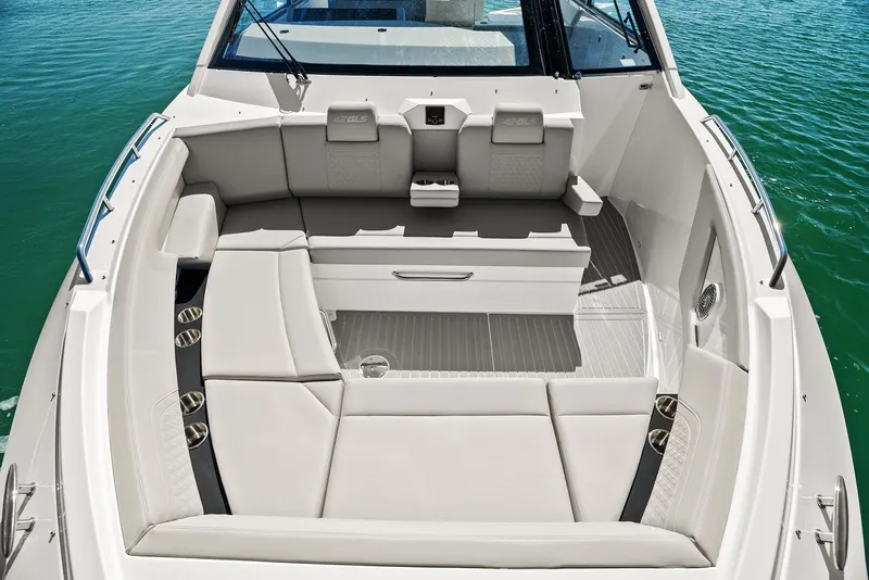 Slide: The Image of Cruisers 42 GLS OB 2026 - 34