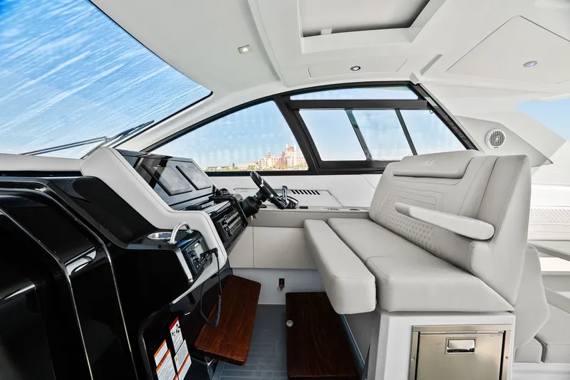 Slide: The Image of Cruisers 42 GLS OB 2026 - 44