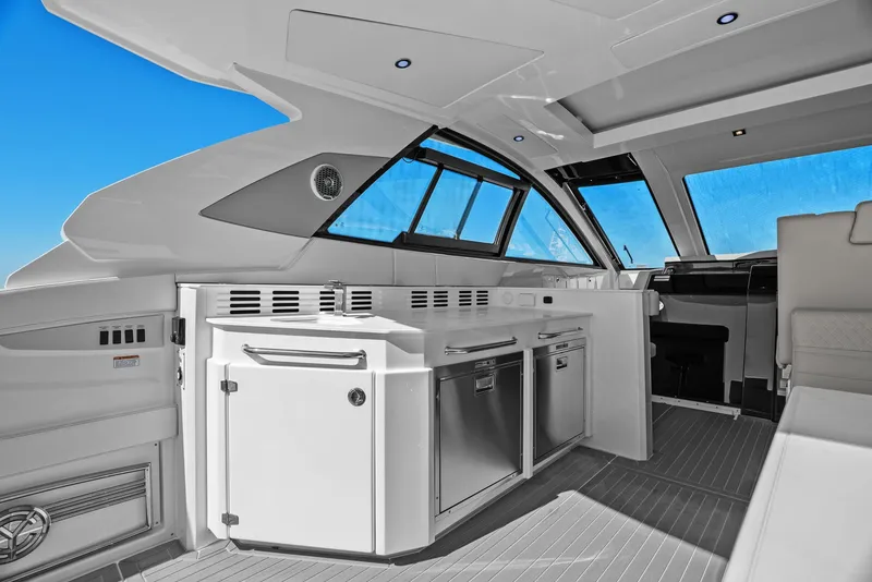 Slide: The Image of Cruisers 42 GLS OB 2026 - 49