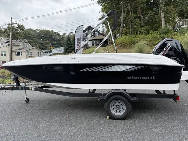 Slide: The Image of Bayliner Element E18 2026 - 3