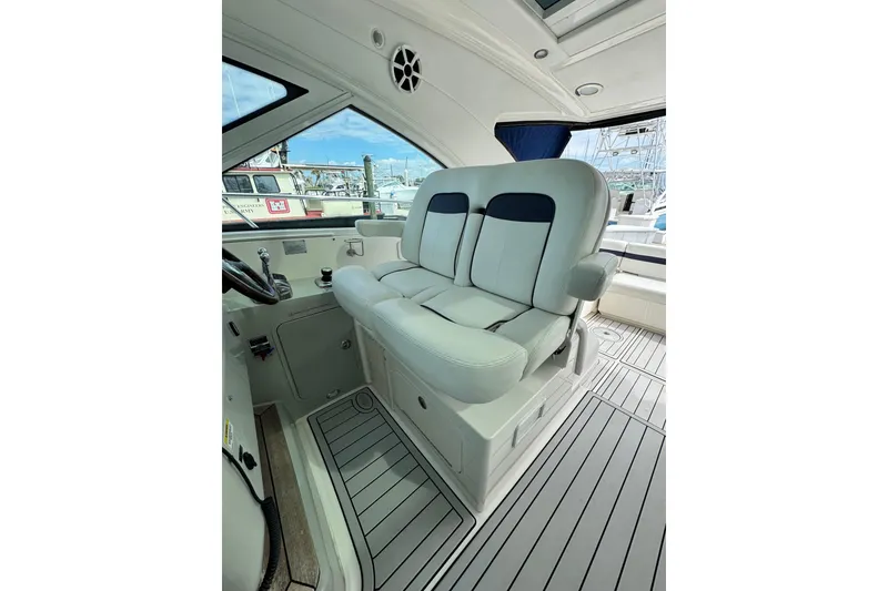 Slide: The Image of Luxurious seating on 2009 Sea Ray 470 Sundancer yacht, featuring sleek design and comfort. - 60