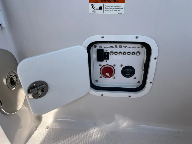 Slide: The Image of Four Winns V255 2016 - 18