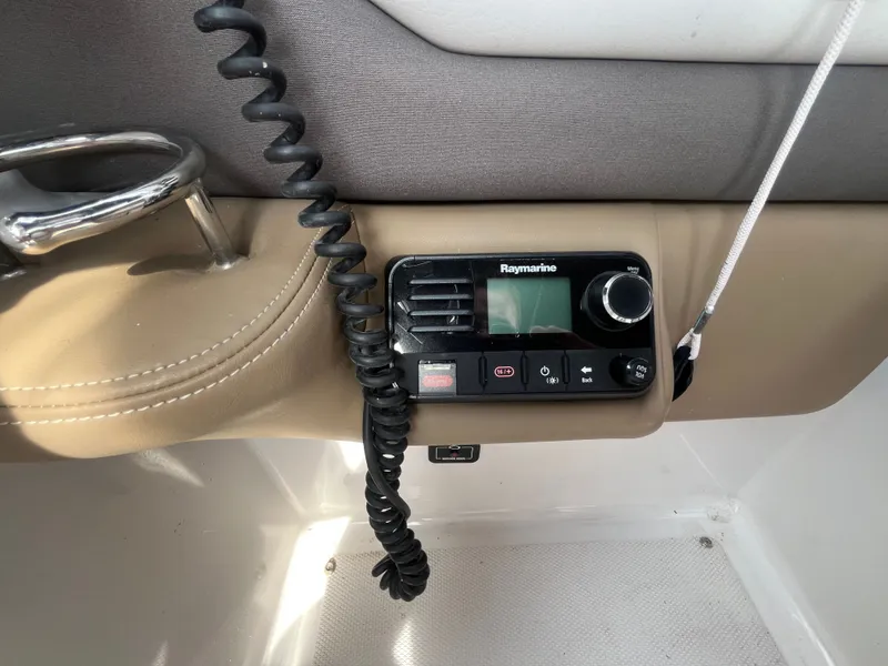 Slide: The Image of Four Winns V255 2016 - 29