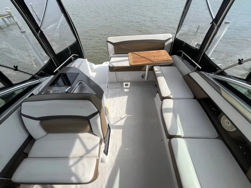 Slide: The Image of Four Winns V255 2016 - 30