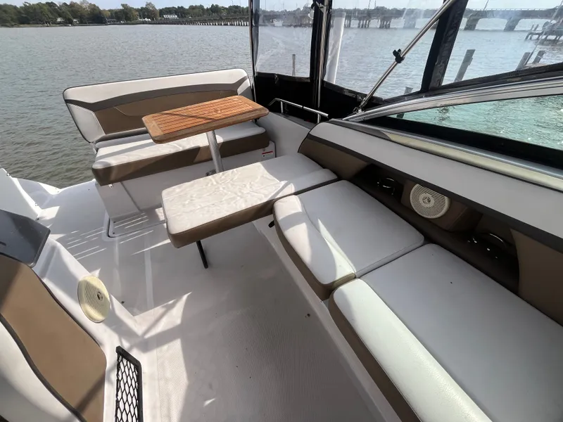 Slide: The Image of Four Winns V255 2016 - 32