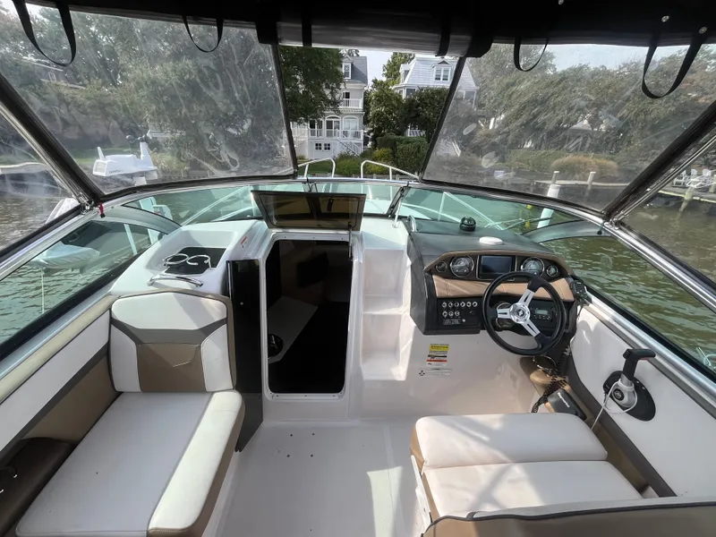 Slide: The Image of Four Winns V255 2016 - 38