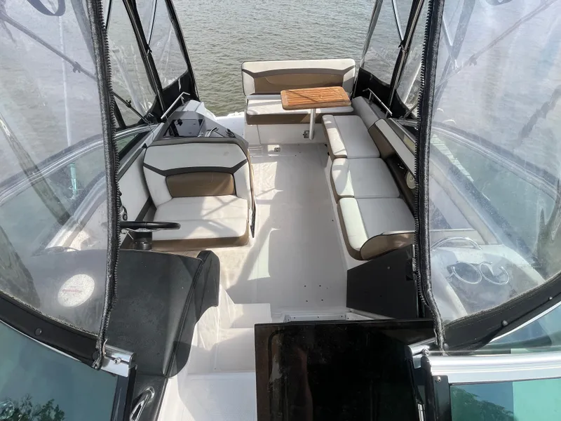 Slide: The Image of Four Winns V255 2016 - 43